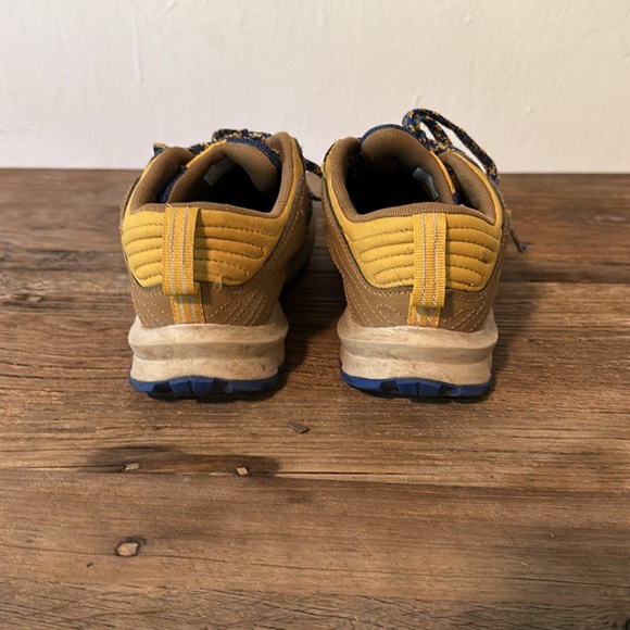 North Face Low Hikers - Picture 4 of 4